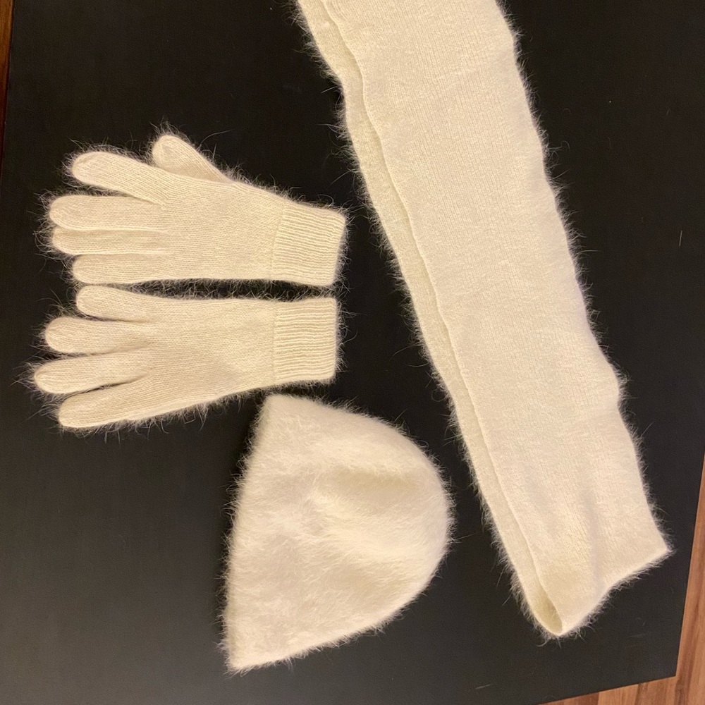 White Rabbit Fur Scarf - Picture 3 of 4